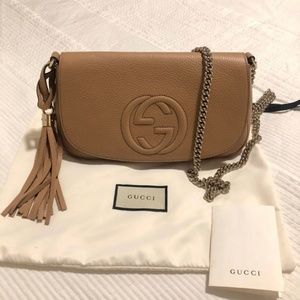 GUCCI Pebbled Calfskin Medium Soho Flap Crossbody